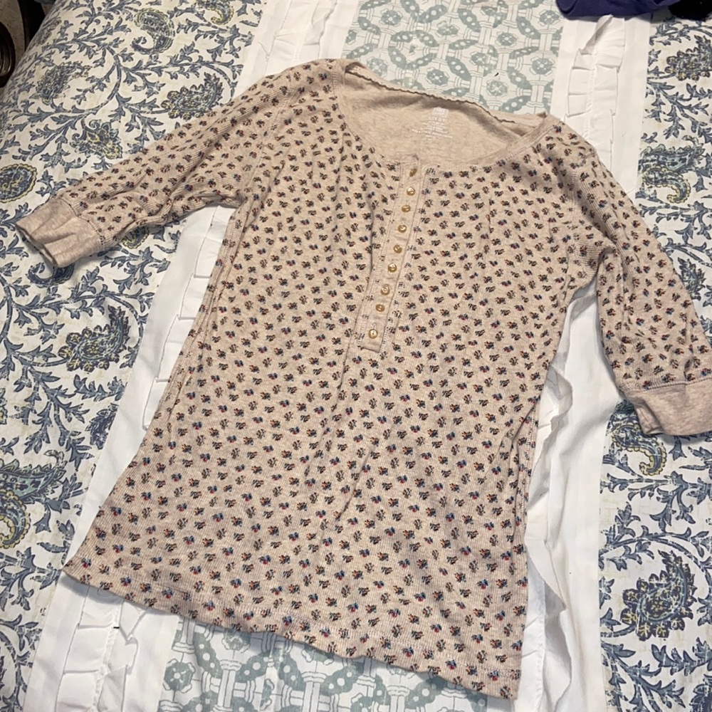 Women’s shirt